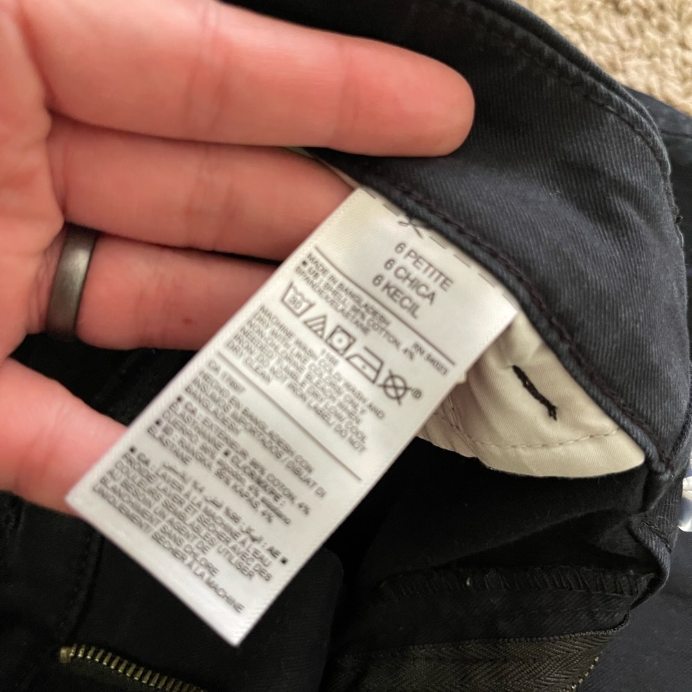 [Old Navy] Mid Rise Pixie - Picture 4 of 7